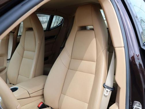 2011 Porsche Panamera 4