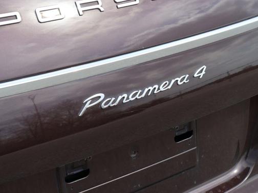 2011 Porsche Panamera 4