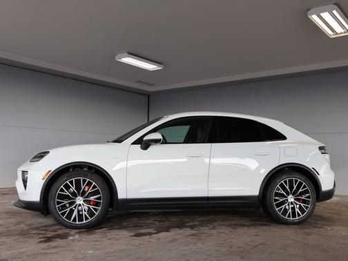 2025 Porsche Macan 4S