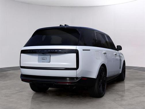 2025 Land Rover Range Rover P530 SE 7 Seat