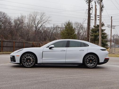 2025 Porsche Panamera 