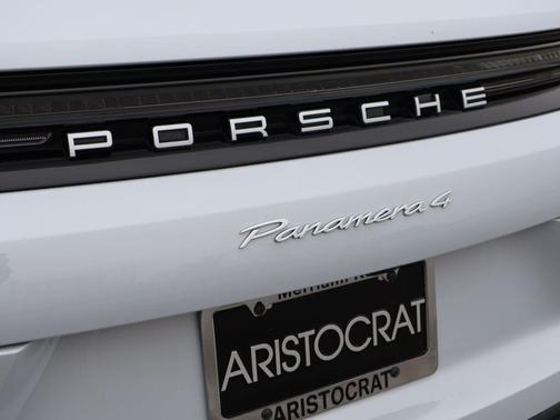 2025 Porsche Panamera 4