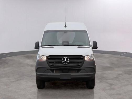 Arctic White 2026 Mercedes-Benz Sprinter 2500 144 WB
