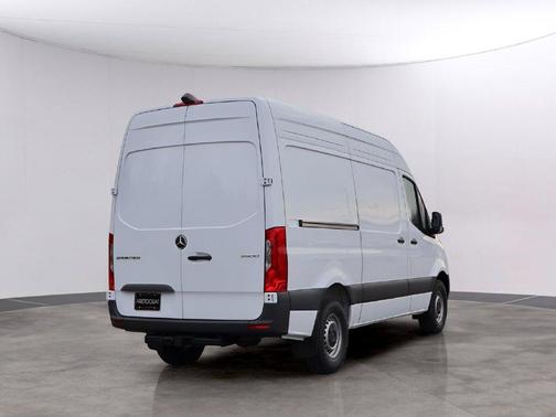 Arctic White 2026 Mercedes-Benz Sprinter 2500 144 WB