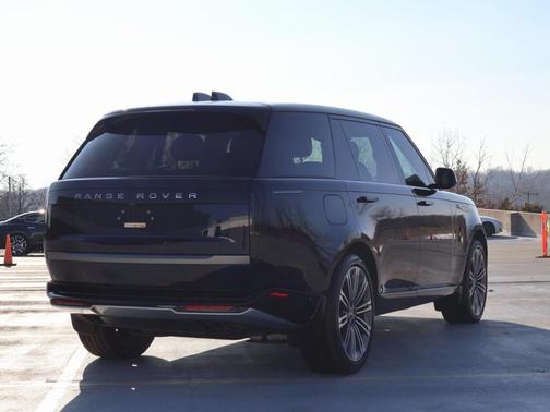 2024 Land Rover Range Rover P530 SE
