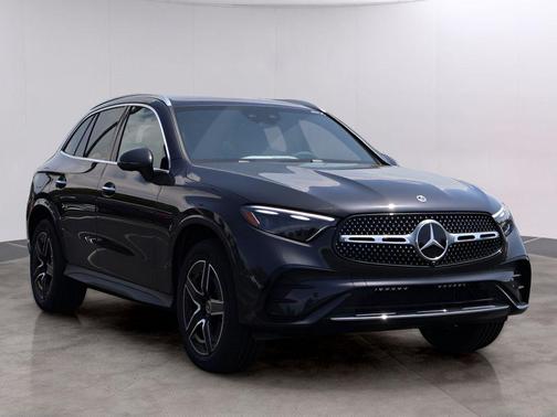Graphite Gray Metallic 2026 Mercedes-Benz GLC 300 Base 4MATIC