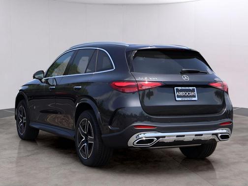 Graphite Gray Metallic 2026 Mercedes-Benz GLC 300 Base 4MATIC