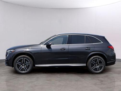 Graphite Gray Metallic 2026 Mercedes-Benz GLC 300 Base 4MATIC