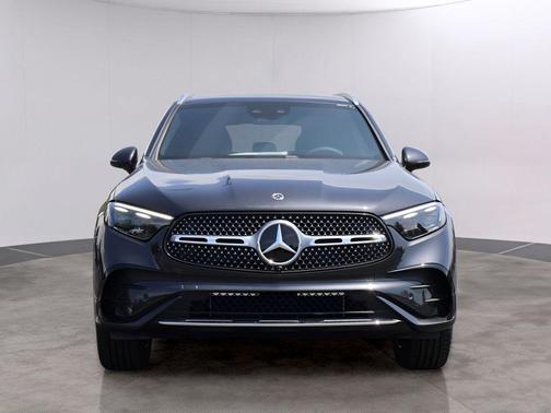 Graphite Gray Metallic 2026 Mercedes-Benz GLC 300 Base 4MATIC