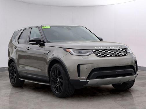 Silicon Silver 2025 Land Rover Discovery P300 S