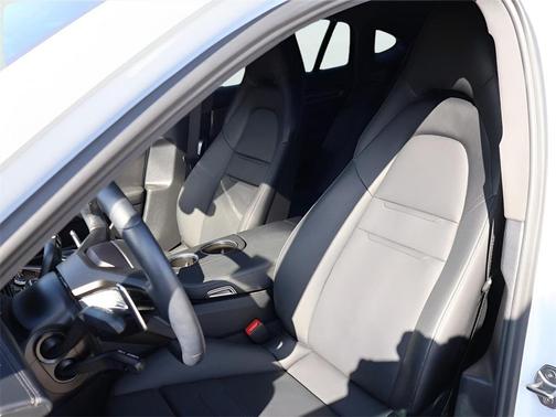 2022 Porsche Panamera 4 Platinum Edition