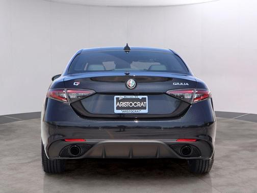 2026 Alfa Romeo Giulia Base