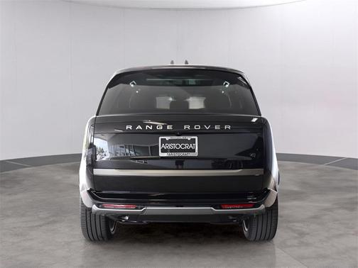 2025 Land Rover Range Rover P550e SE