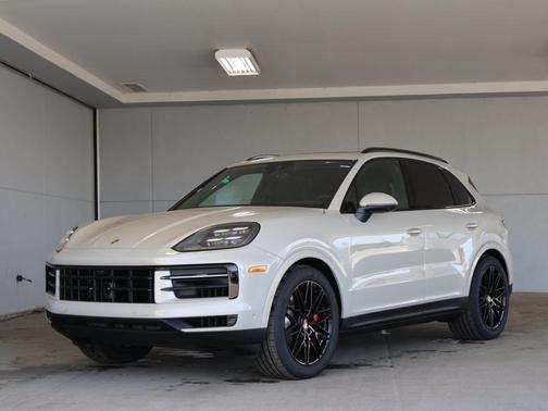 2025 Porsche Cayenne S