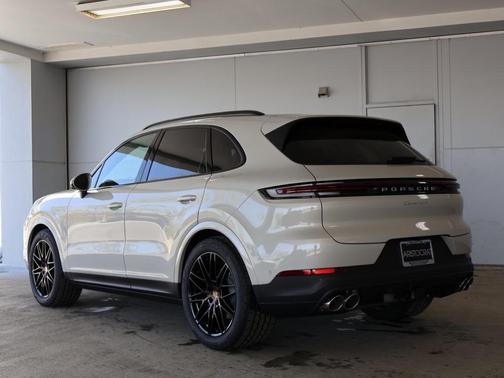 2025 Porsche Cayenne S