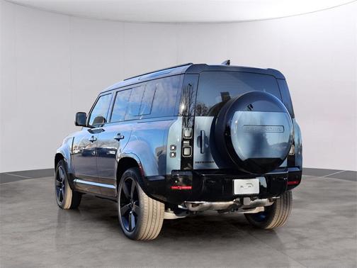 2026 Land Rover Defender 110 X-Dynamic SE