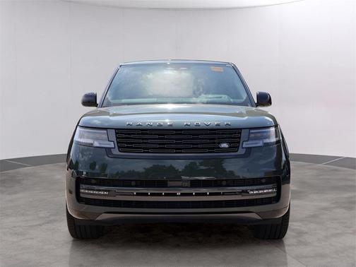 2025 Land Rover Range Rover P550e SE
