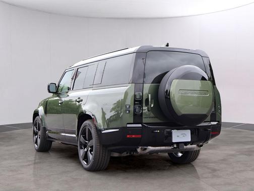 Woolstone Green 2026 Land Rover Defender P400 X-Dynamic SE