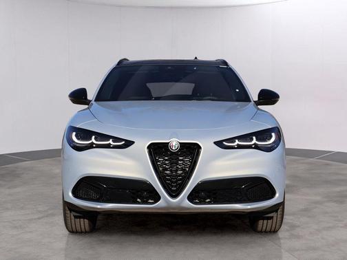 2025 Alfa Romeo Stelvio Base
