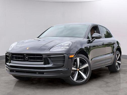 Jet Black Metallic 2025 Porsche Macan