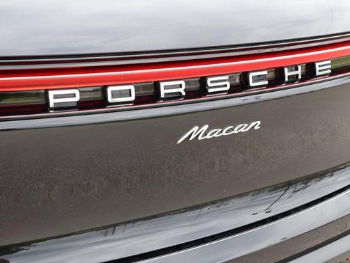 Jet Black Metallic 2025 Porsche Macan