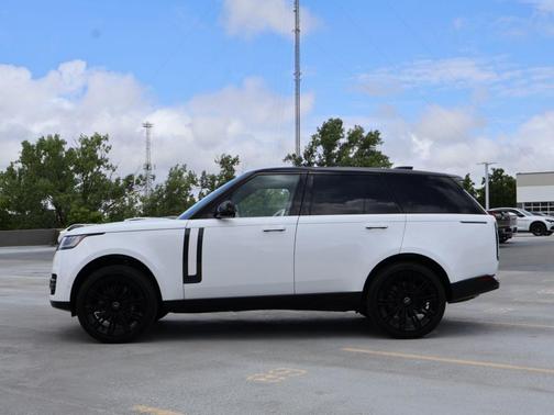 Ostuni Pearl White 2025 Land Rover Range Rover P530 Autobiography