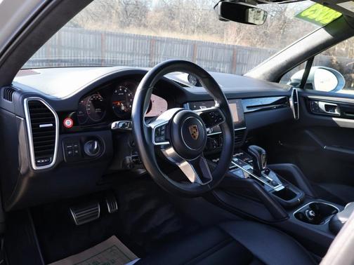 2023 Porsche Cayenne GTS