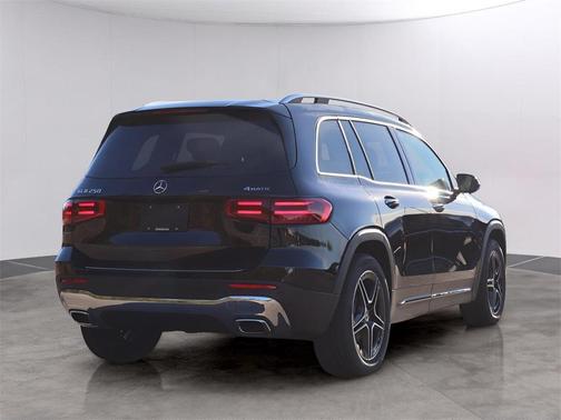 2026 Mercedes-Benz GLB 250 Base 4MATIC