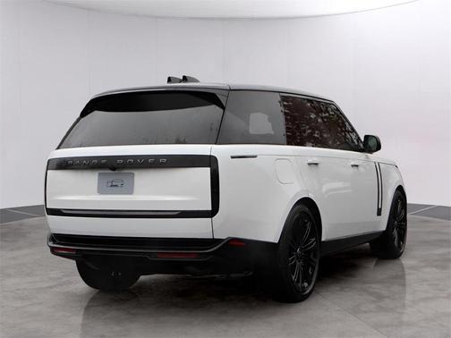 2025 Land Rover Range Rover P400 SE