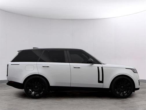 2025 Land Rover Range Rover P400 SE