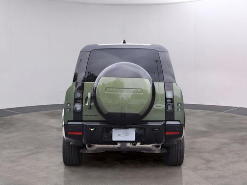 Woolstone Green 2026 Land Rover Defender P400 X-Dynamic SE