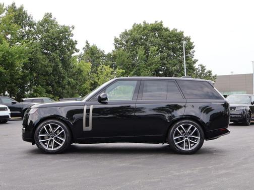 Santorini Black 2026 Land Rover Range Rover P530 SE