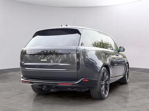 2025 Land Rover Range Rover P400 SE