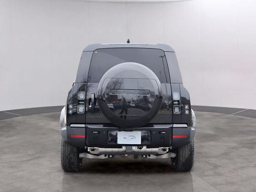 2026 Land Rover Defender 110 S