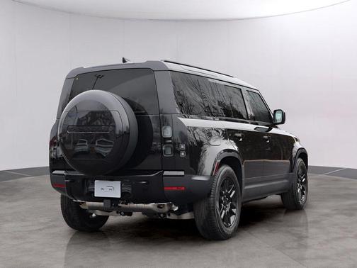 2026 Land Rover Defender 110 S