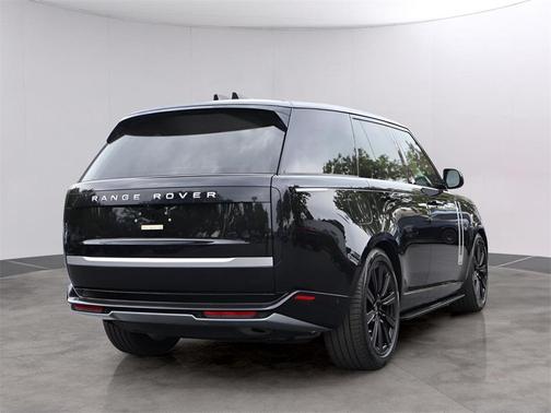2024 Land Rover Range Rover P550e Autobiography
