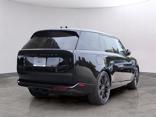 2025 Land Rover Range Rover P530 SE 7 Seat