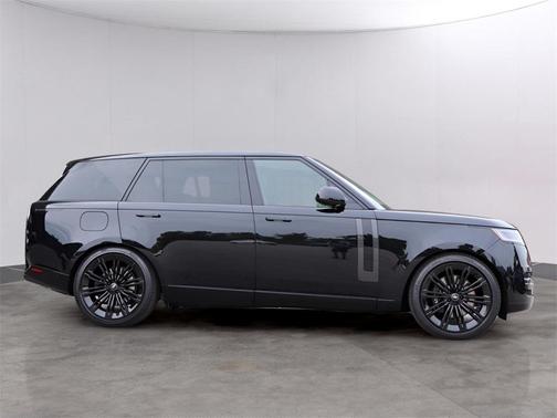 2025 Land Rover Range Rover P530 SE 7 Seat
