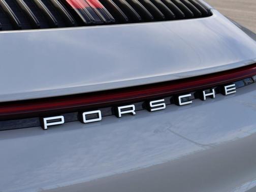 2022 Porsche 911 Carrera