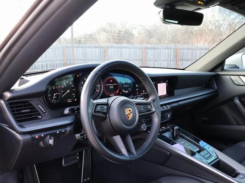 2022 Porsche 911 Carrera