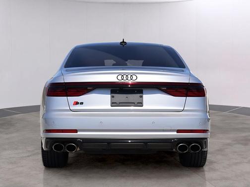 Florett Silver Metallic 2023 Audi S8 4.0T quattro