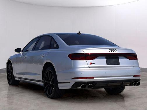 Florett Silver Metallic 2023 Audi S8 4.0T quattro