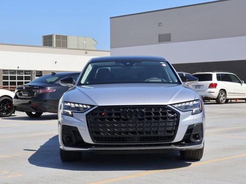 Florett Silver Metallic 2023 Audi S8 4.0T quattro