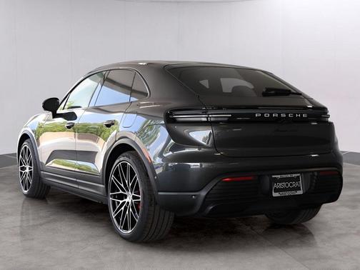 Volcano Grey Metallic 2025 Porsche Macan 4S