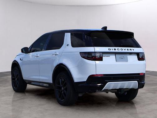 Fuji White 2026 Land Rover Discovery Sport LANDMARK