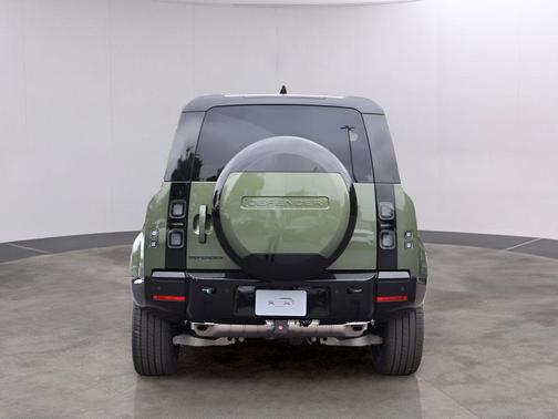 Woolstone Green 2026 Land Rover Defender P400 X-Dynamic SE