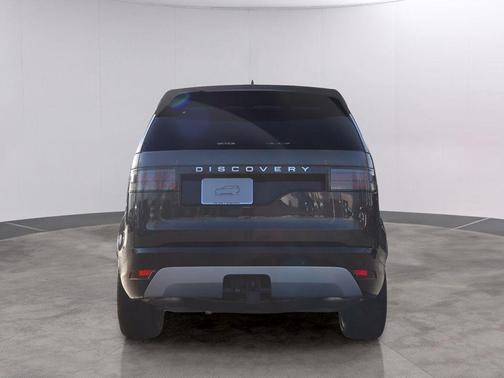 Carpathian Gray Premium Metallic 2026 Land Rover Discovery