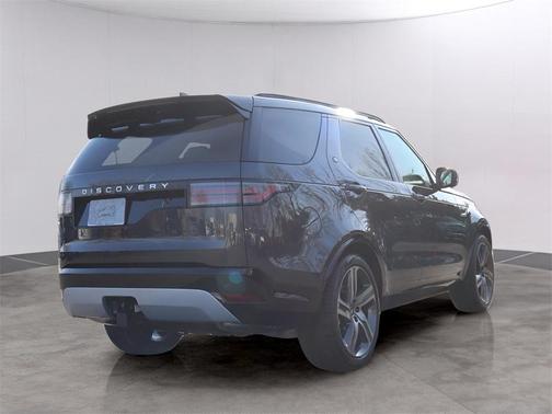 2026 Land Rover Discovery Tempest Edition
