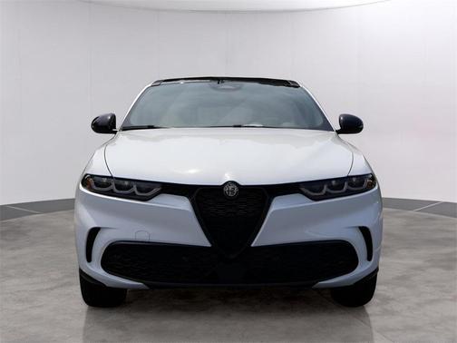 2025 Alfa Romeo Tonale Base