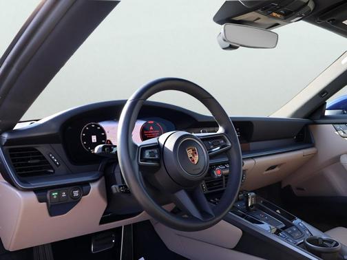 2025 Porsche 911 Carrera